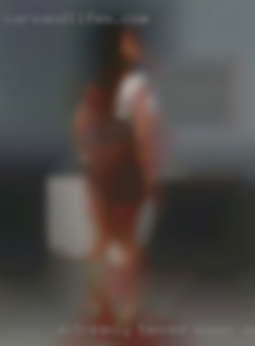 Extreamly tanned women swingers masturbating in Crystal Lake.