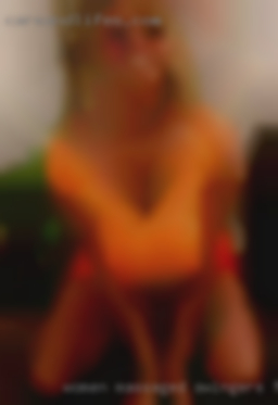 Women massaged swingers then fucked.